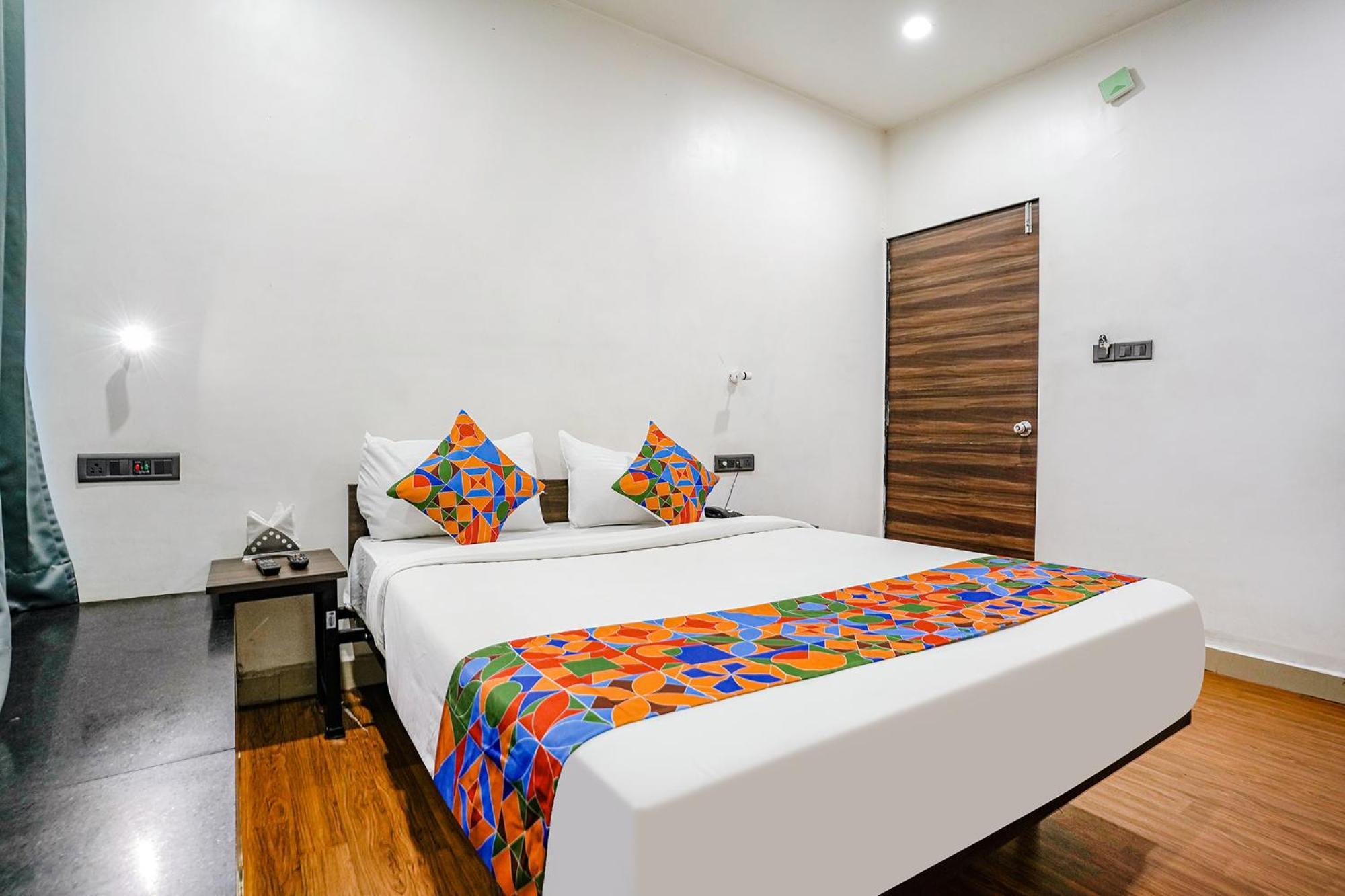 Fabhotel Lotus I Surat Exterior photo